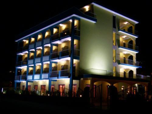 Meridian Hotel Guardia Piemontese Terme Extérieur photo