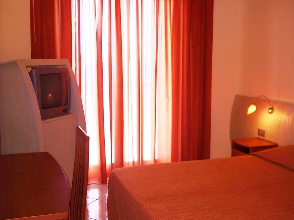 Meridian Hotel Guardia Piemontese Terme Extérieur photo