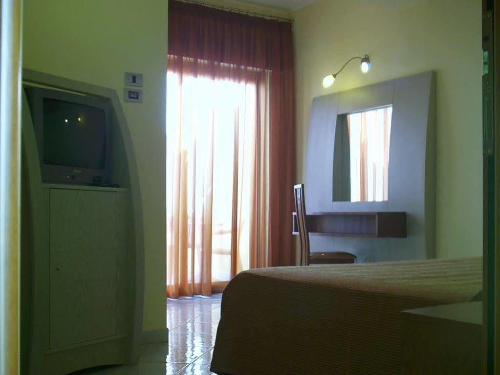 Meridian Hotel Guardia Piemontese Terme Extérieur photo